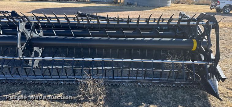 image for item DZ4984 2015 Macdon FD75 flex draper head