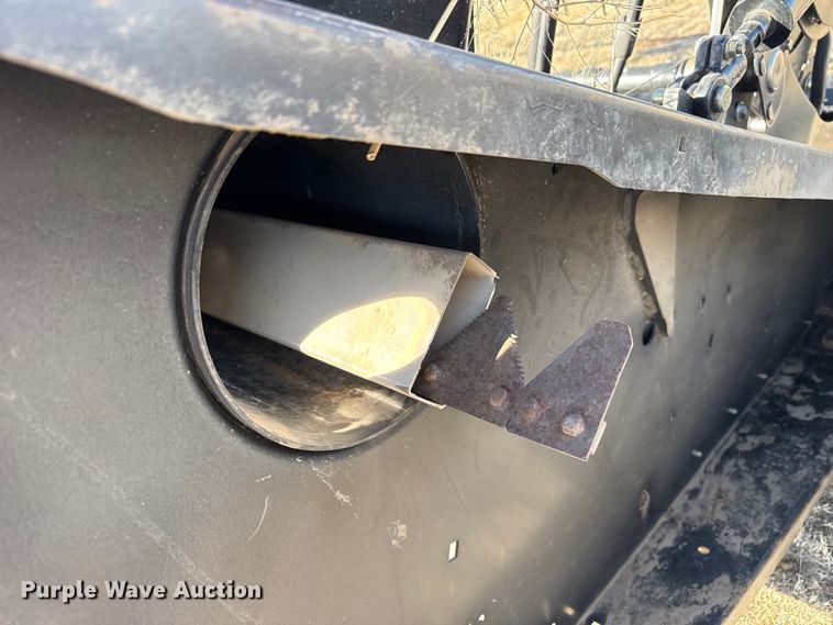 image for item DZ4984 2015 Macdon FD75 flex draper head