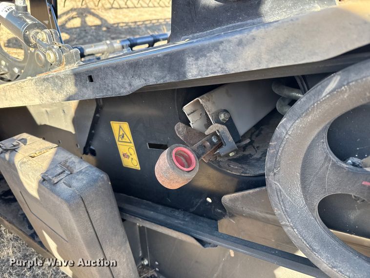 image for item DZ4984 2015 Macdon FD75 flex draper head