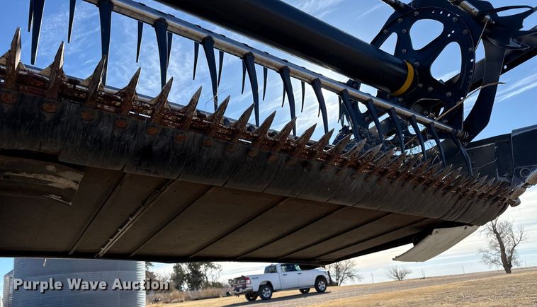 image for item DZ4984 2015 Macdon FD75 flex draper head