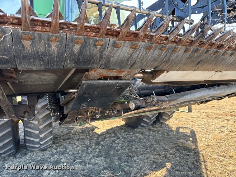 image for item DZ4984 2015 Macdon FD75 flex draper head