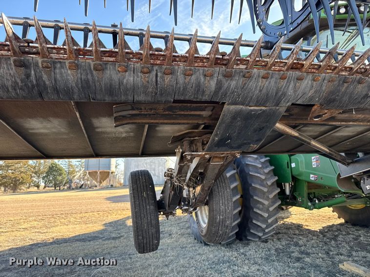 image for item DZ4984 2015 Macdon FD75 flex draper head