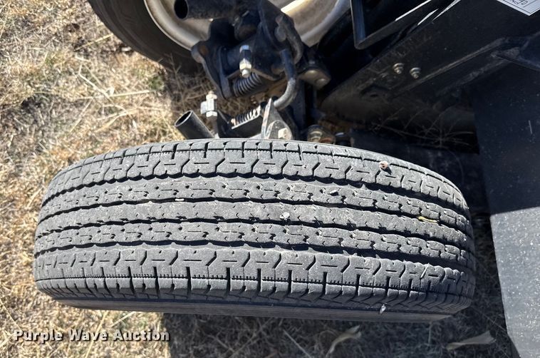 image for item DZ4984 2015 Macdon FD75 flex draper head