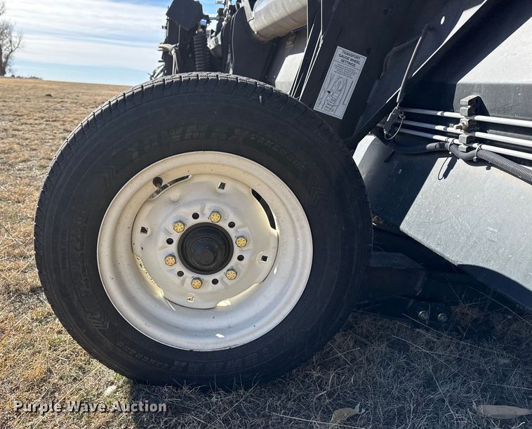 image for item DZ4984 2015 Macdon FD75 flex draper head