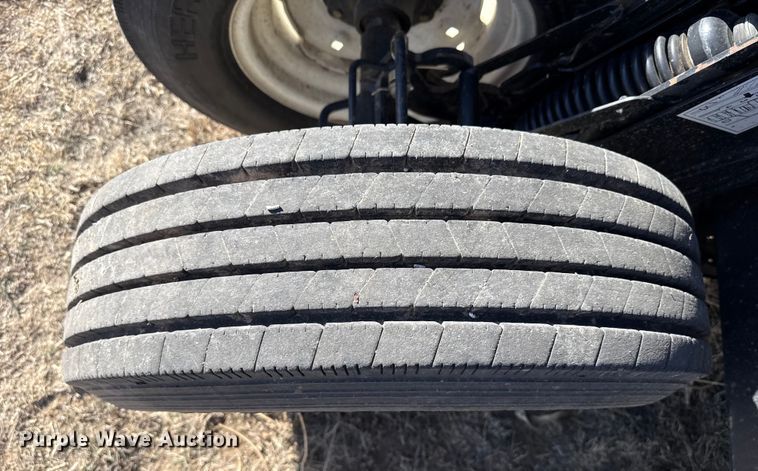 image for item DZ4984 2015 Macdon FD75 flex draper head