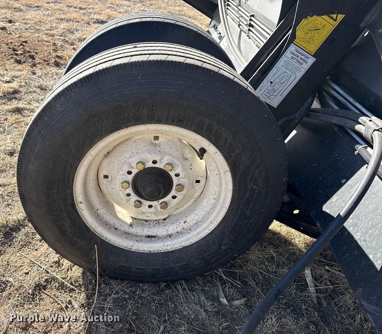 image for item DZ4984 2015 Macdon FD75 flex draper head