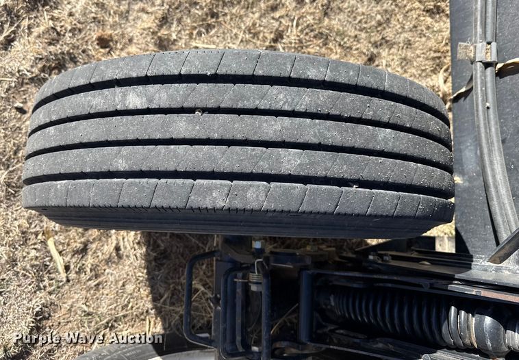 image for item DZ4984 2015 Macdon FD75 flex draper head