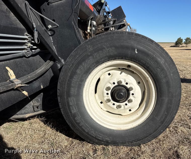 image for item DZ4984 2015 Macdon FD75 flex draper head