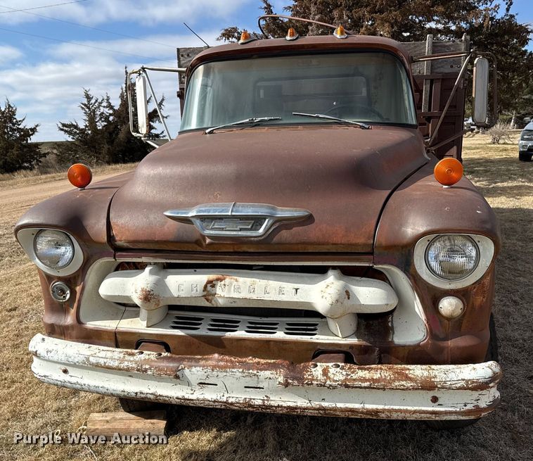 image for item DZ4996 Chevrolet 6400 grain truck