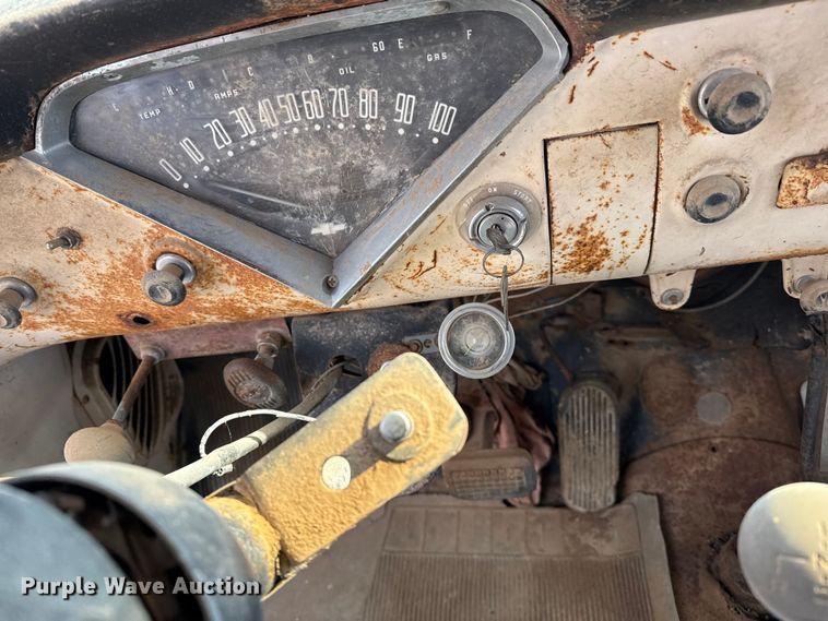 image for item DZ4996 Chevrolet 6400 grain truck