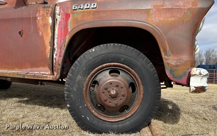 image for item DZ4996 Chevrolet 6400 grain truck