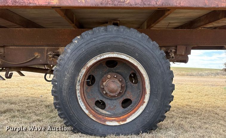 image for item DZ4996 Chevrolet 6400 grain truck