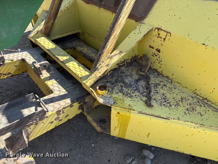 image for item DZ5010 1996 John Deere 8770 4WD tractor