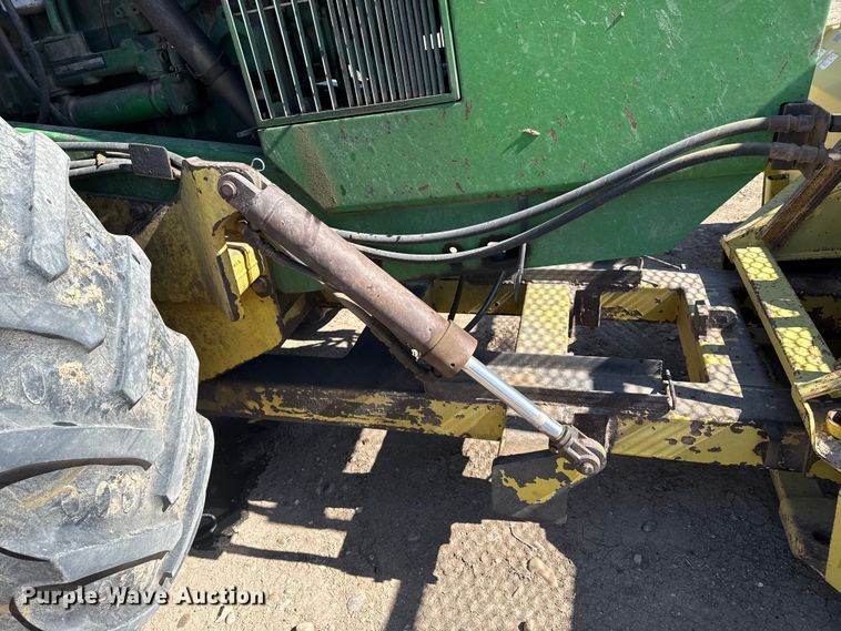 image for item DZ5010 1996 John Deere 8770 4WD tractor