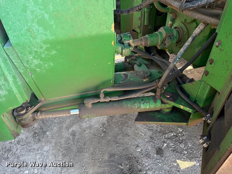 image for item DZ5010 1996 John Deere 8770 4WD tractor