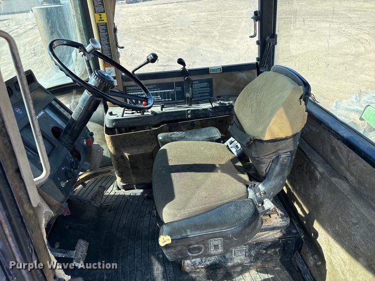 image for item DZ5010 1996 John Deere 8770 4WD tractor