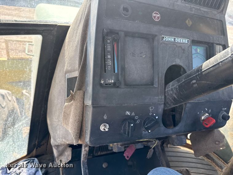 image for item DZ5010 1996 John Deere 8770 4WD tractor