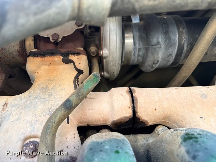 image for item DZ5010 1996 John Deere 8770 4WD tractor