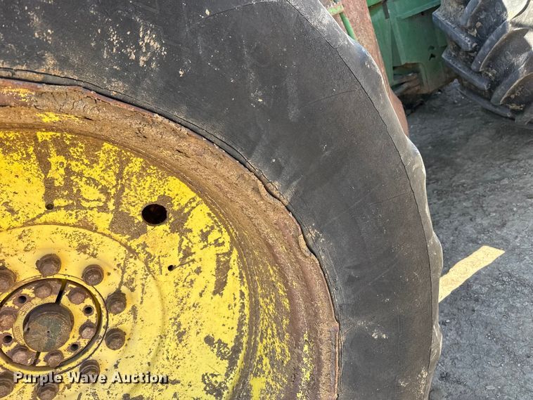 image for item DZ5010 1996 John Deere 8770 4WD tractor