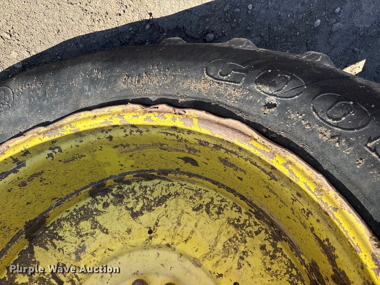 image for item DZ5010 1996 John Deere 8770 4WD tractor