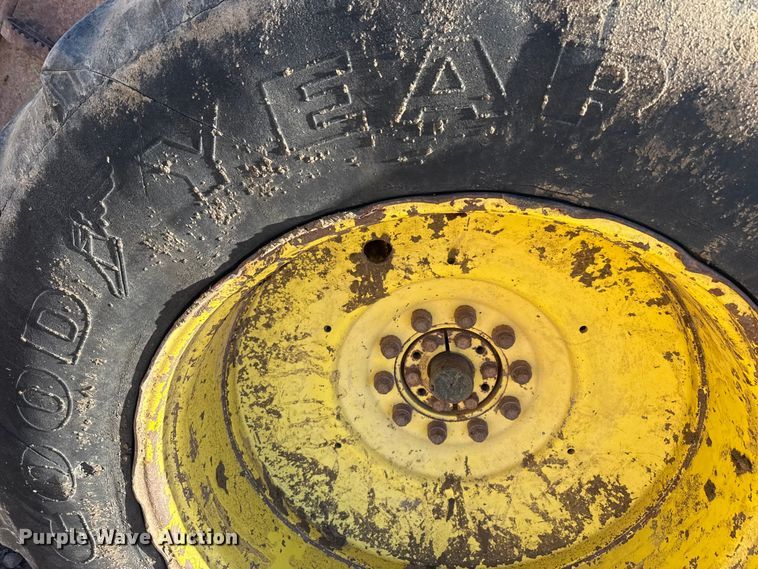 image for item DZ5010 1996 John Deere 8770 4WD tractor