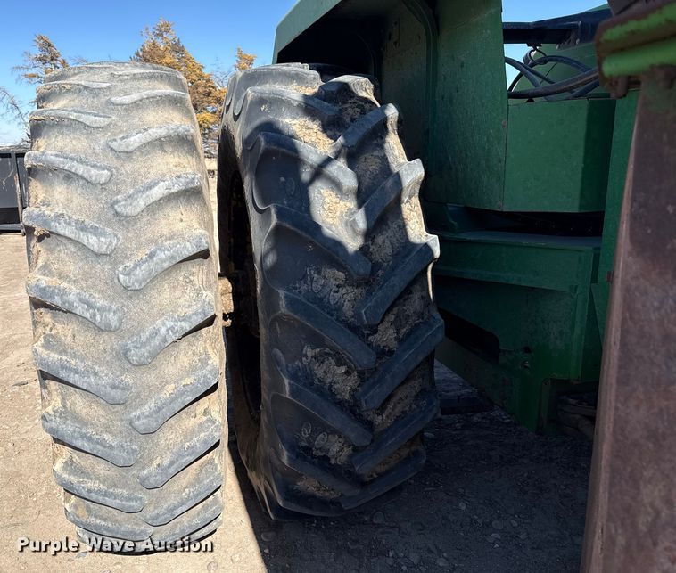 image for item DZ5010 1996 John Deere 8770 4WD tractor