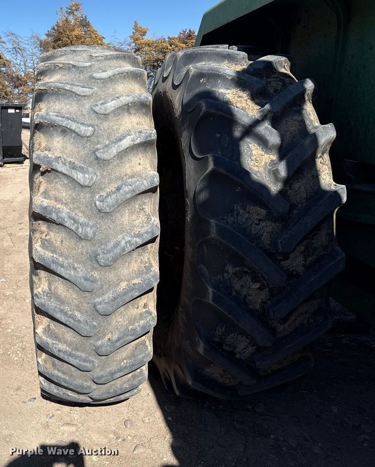 image for item DZ5010 1996 John Deere 8770 4WD tractor