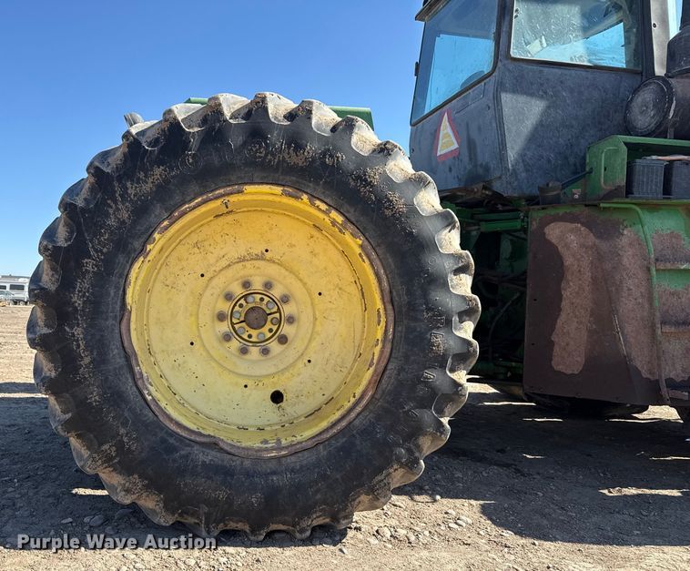 image for item DZ5010 1996 John Deere 8770 4WD tractor