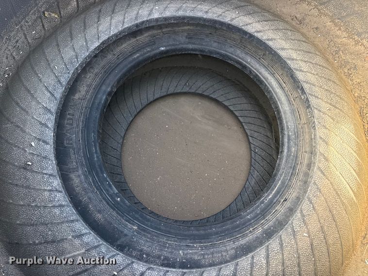 image for item DZ5048 (2) 28LR26 tires