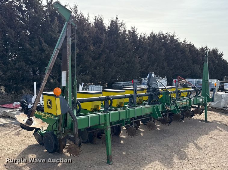 image for item DZ5057 John Deere 1700 planter