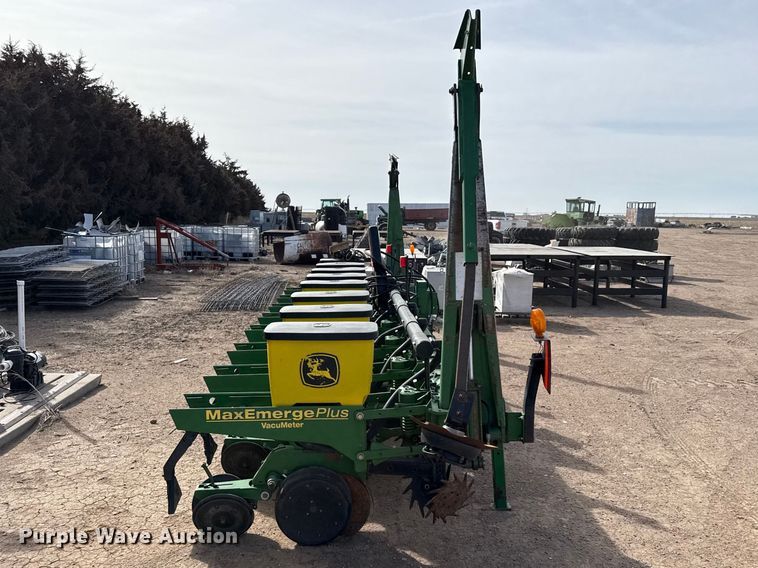 image for item DZ5057 John Deere 1700 planter