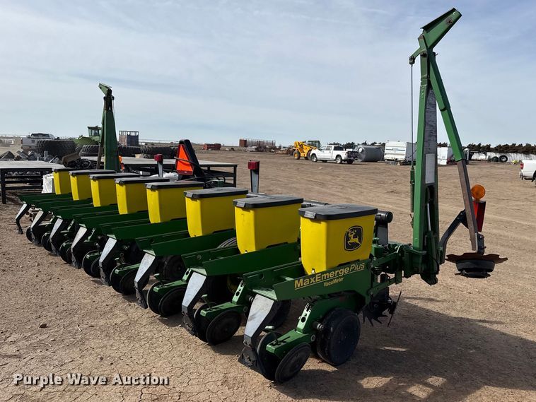 image for item DZ5057 John Deere 1700 planter