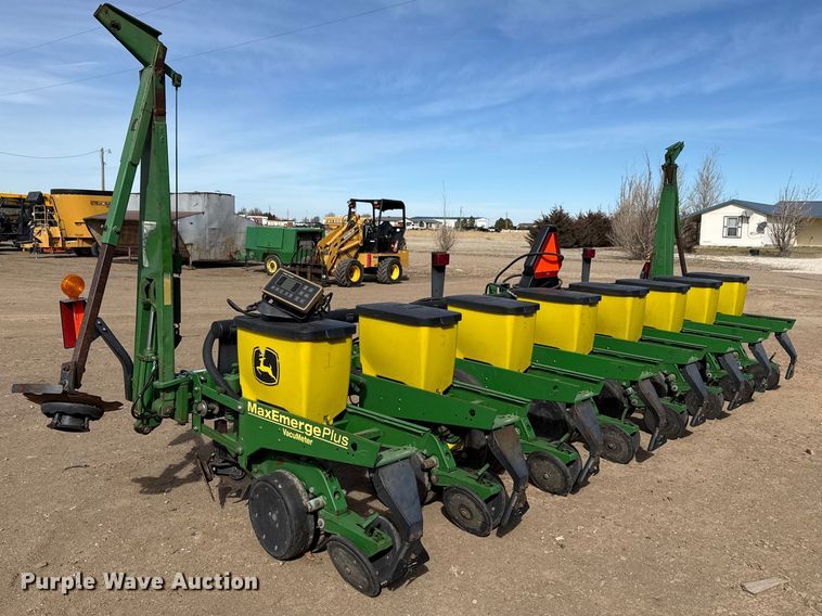 image for item DZ5057 John Deere 1700 planter
