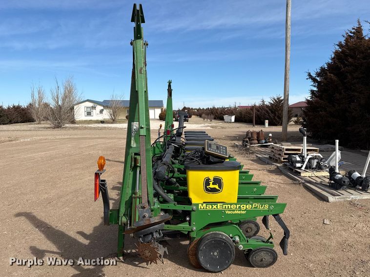 image for item DZ5057 John Deere 1700 planter