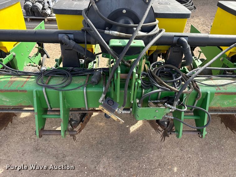 image for item DZ5057 John Deere 1700 planter
