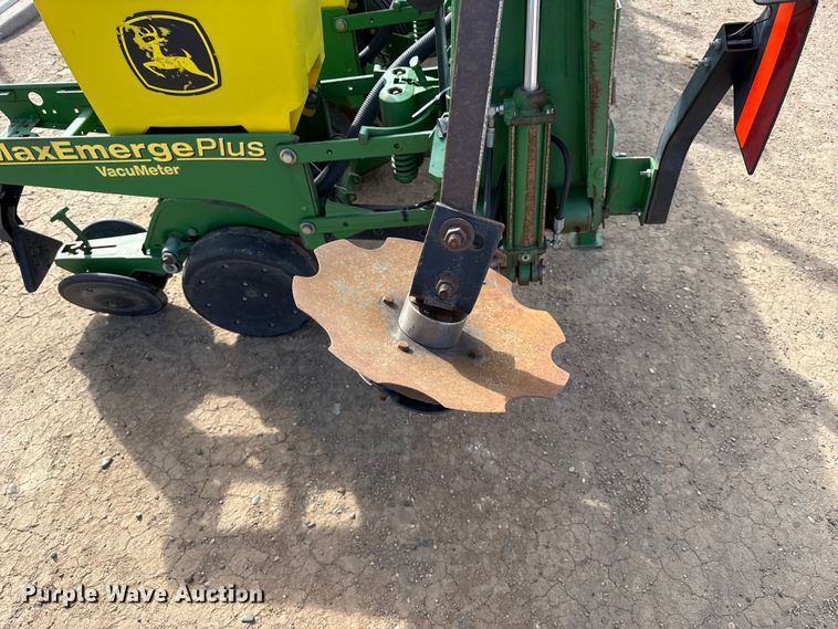 image for item DZ5057 John Deere 1700 planter