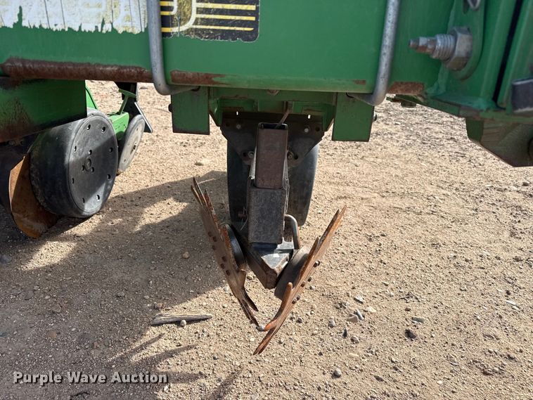 image for item DZ5057 John Deere 1700 planter