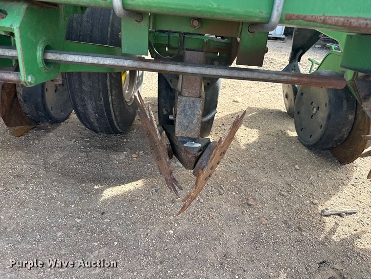 image for item DZ5057 John Deere 1700 planter