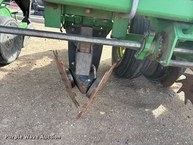 image for item DZ5057 John Deere 1700 planter