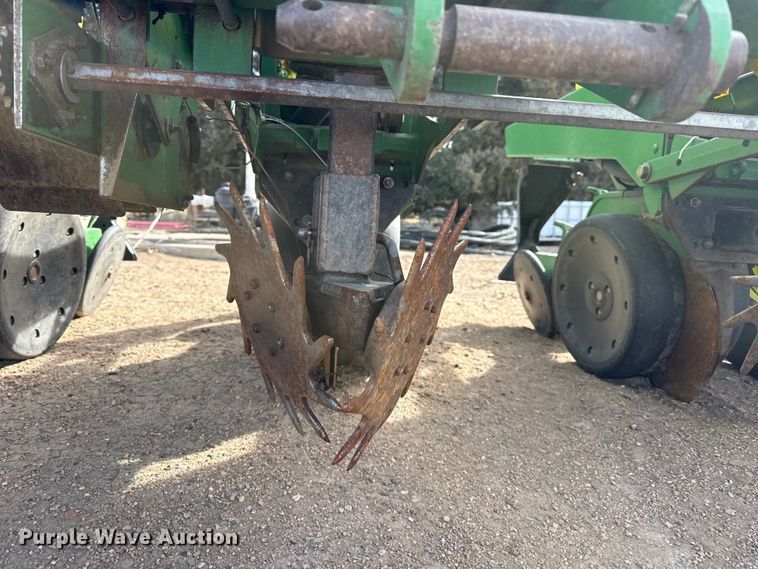 image for item DZ5057 John Deere 1700 planter