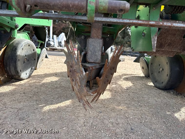 image for item DZ5057 John Deere 1700 planter