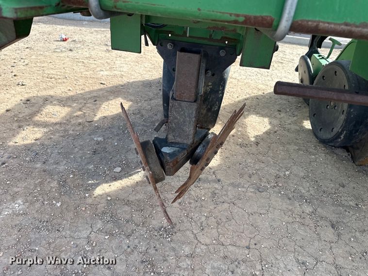 image for item DZ5057 John Deere 1700 planter