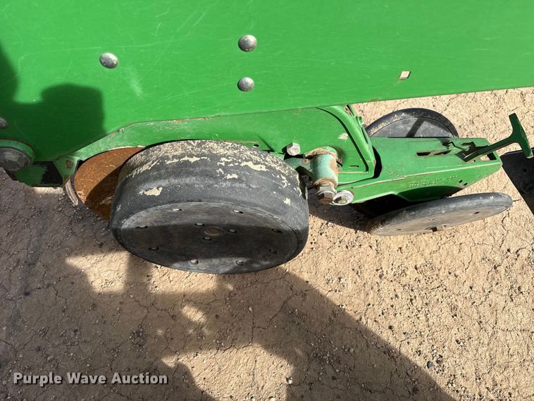 image for item DZ5057 John Deere 1700 planter