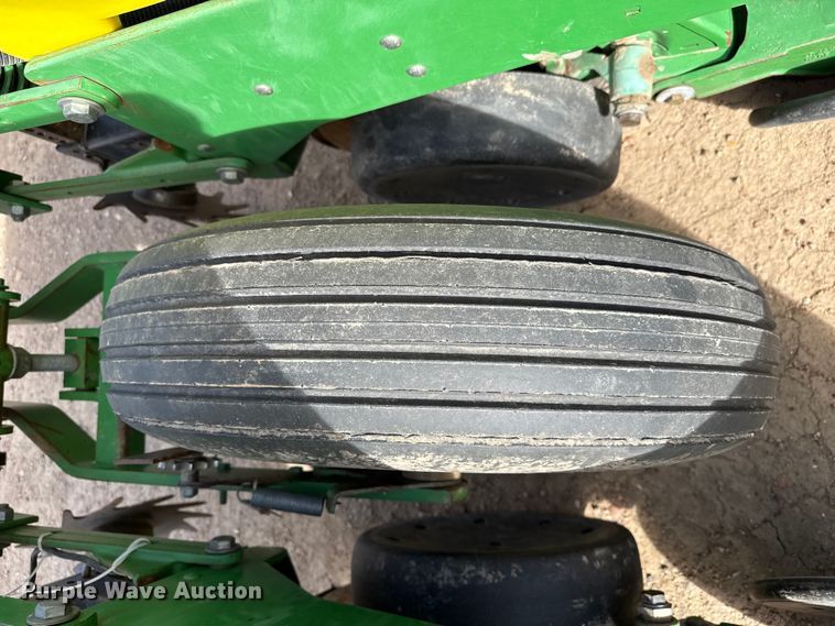 image for item DZ5057 John Deere 1700 planter