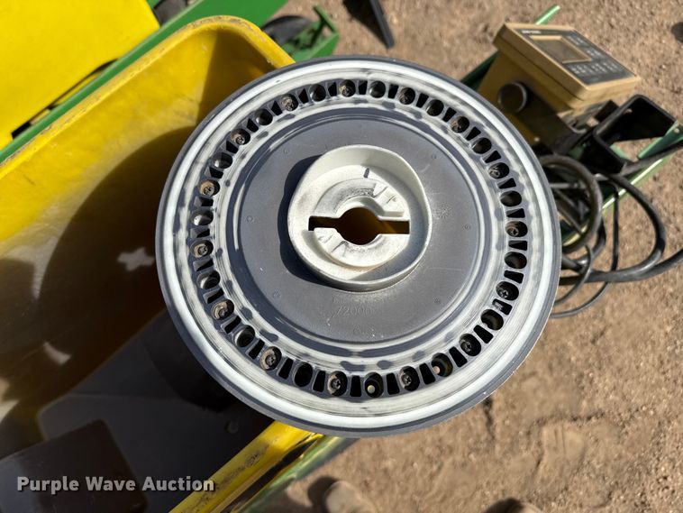 image for item DZ5057 John Deere 1700 planter