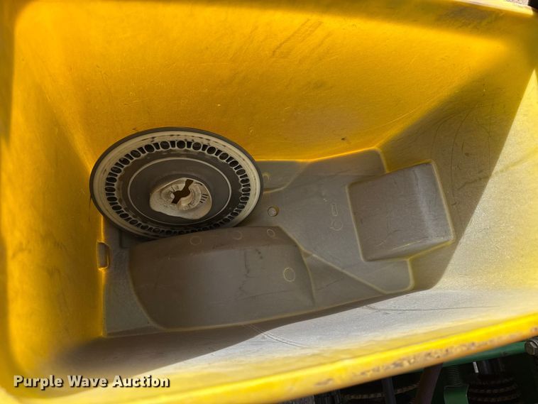 image for item DZ5057 John Deere 1700 planter