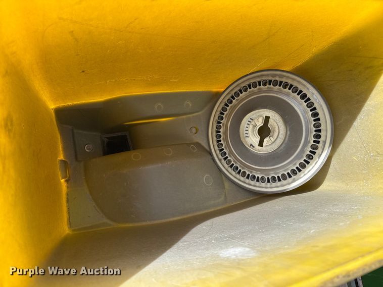 image for item DZ5057 John Deere 1700 planter