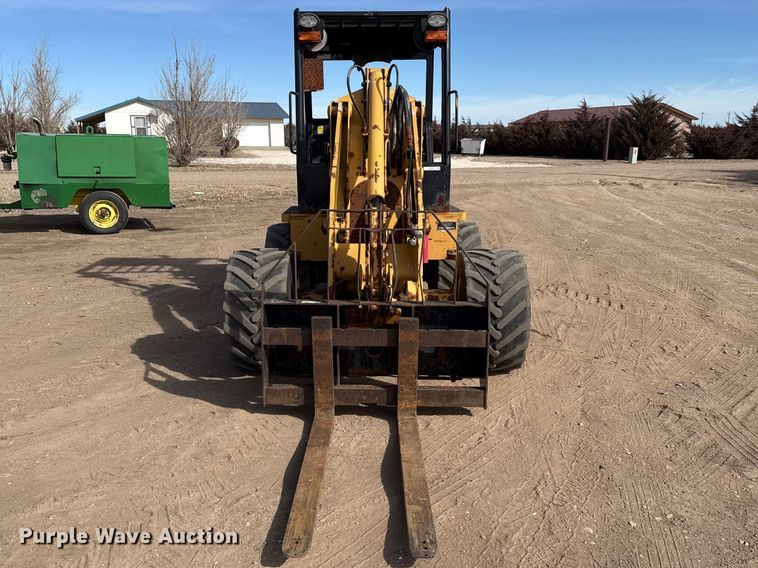 image for item DZ5058 Willmar Wrangler 4560 compact wheel loader