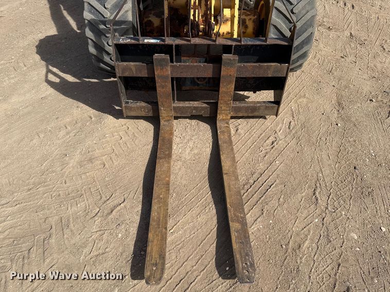 image for item DZ5058 Willmar Wrangler 4560 compact wheel loader