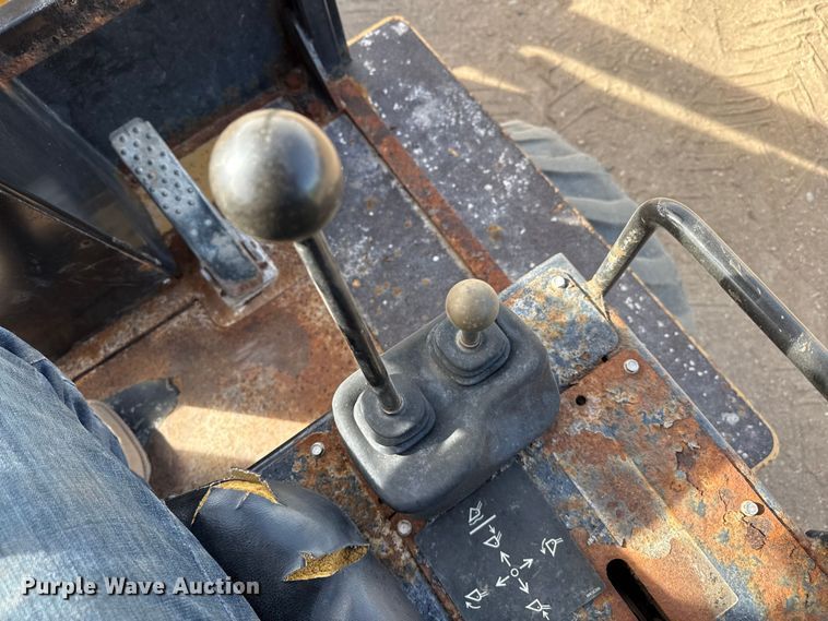 image for item DZ5058 Willmar Wrangler 4560 compact wheel loader